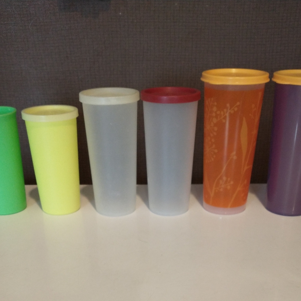 6 Tupperware Vintage Tumblers